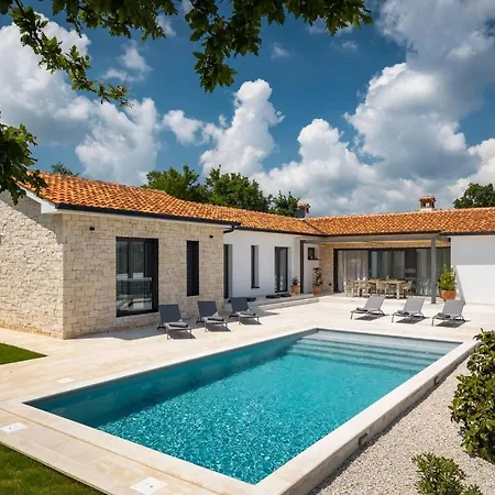 Luxury Gala With Pool And Grill In Tinjan Villa Kringa
