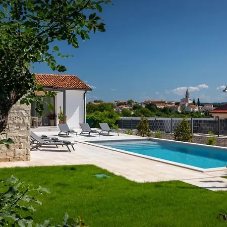 Luxury Gala With Pool And Grill In Tinjan * Kringa